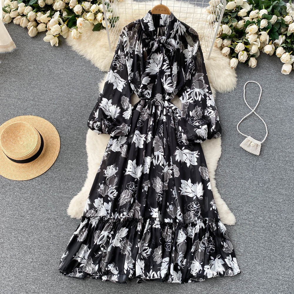 Women's retro printed bohemian long skirt with large hem ruffles loose lantern sleeve dress